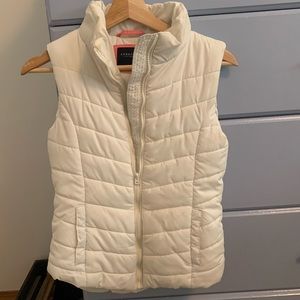 White aeropostale bubble vest